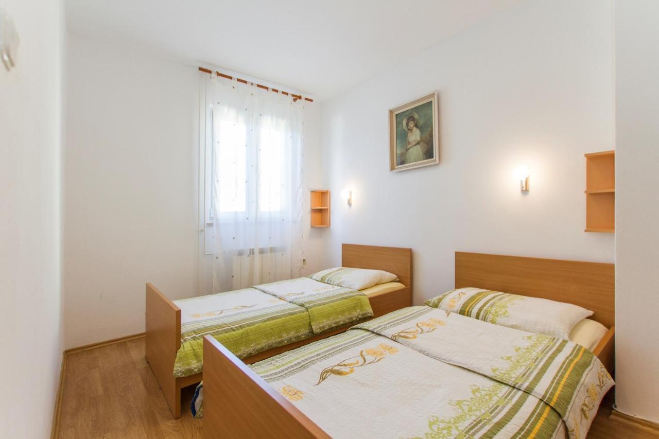 Apartments With A Parking Space Vinez, Labin - 11851 Exterior photo